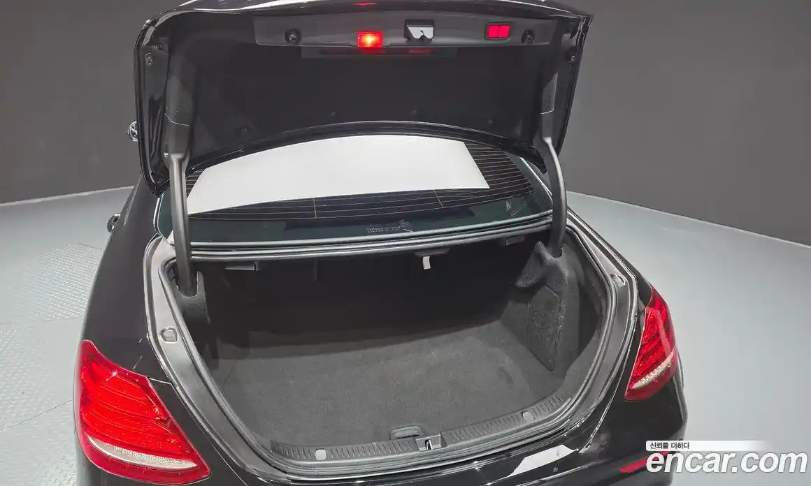 Mercedes-Benz E-Class 2018 4.0 автомат (гидро), фото 28
