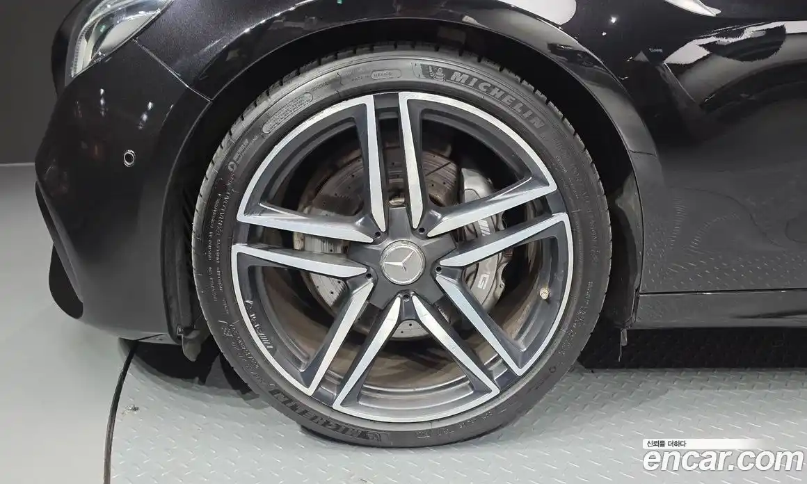 Mercedes-Benz E-Class 2018 4.0 автомат (гидро), фото 5
