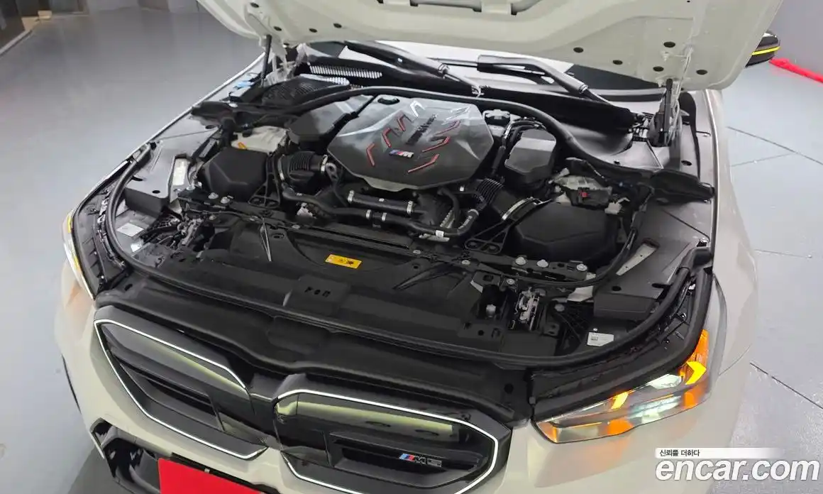 BMW M5 2025 4.4 автомат (гидро), фото 5