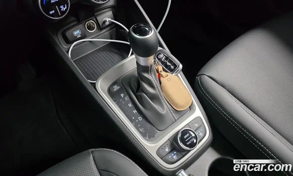 Hyundai Venue 2025 1.6 автомат (гидро), фото 12