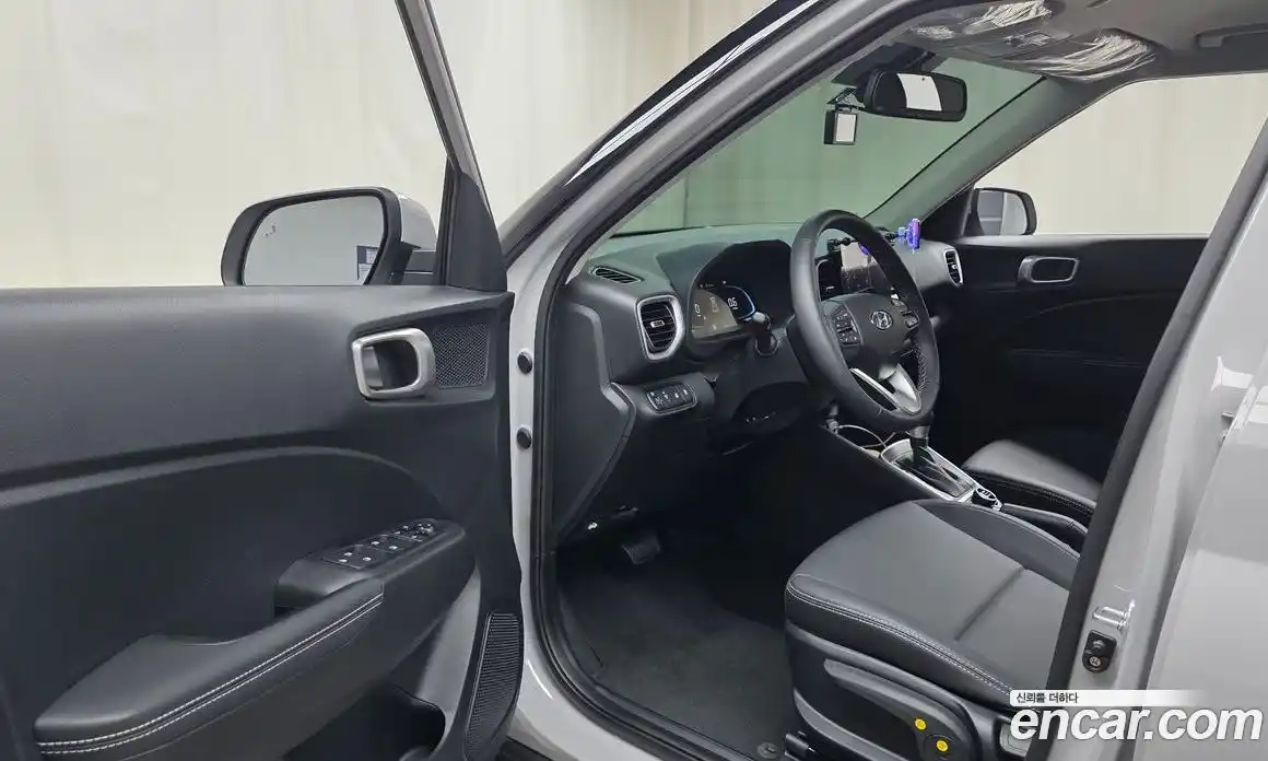 Hyundai Venue 2025 1.6 автомат (гидро), фото 13
