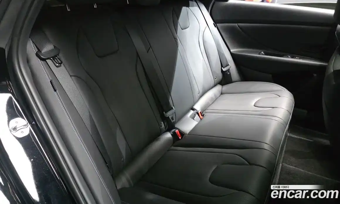 Hyundai Avante 2024 2.0 автомат (гидро), фото 17