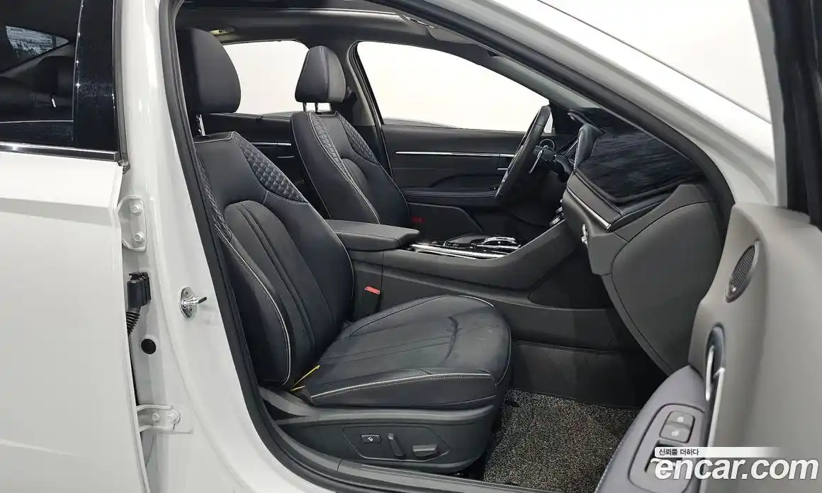 Hyundai Sonata 2022 2.0 автомат (гидро), фото 13
