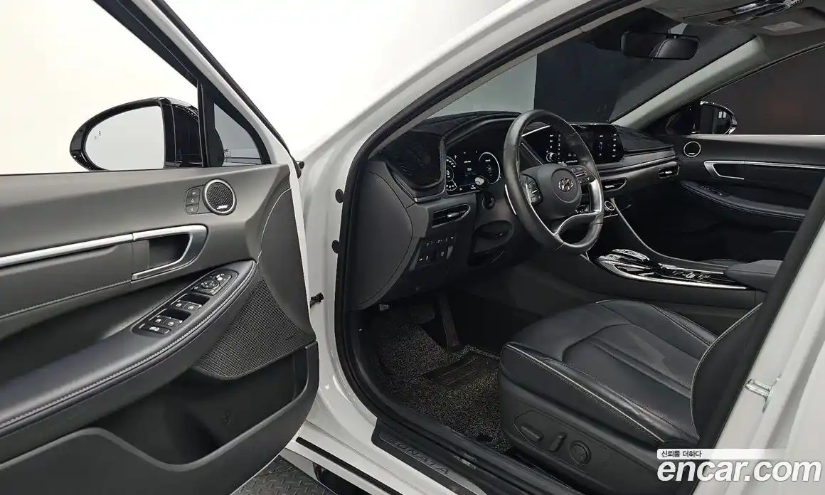 Hyundai Sonata 2022 2.0 автомат (гидро), фото 17