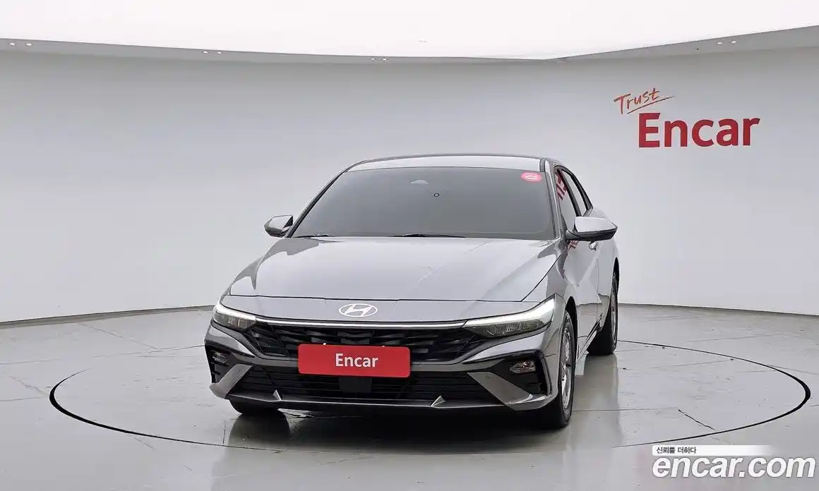 Hyundai Avante 2023 1.6 автомат (гидро), фото 3