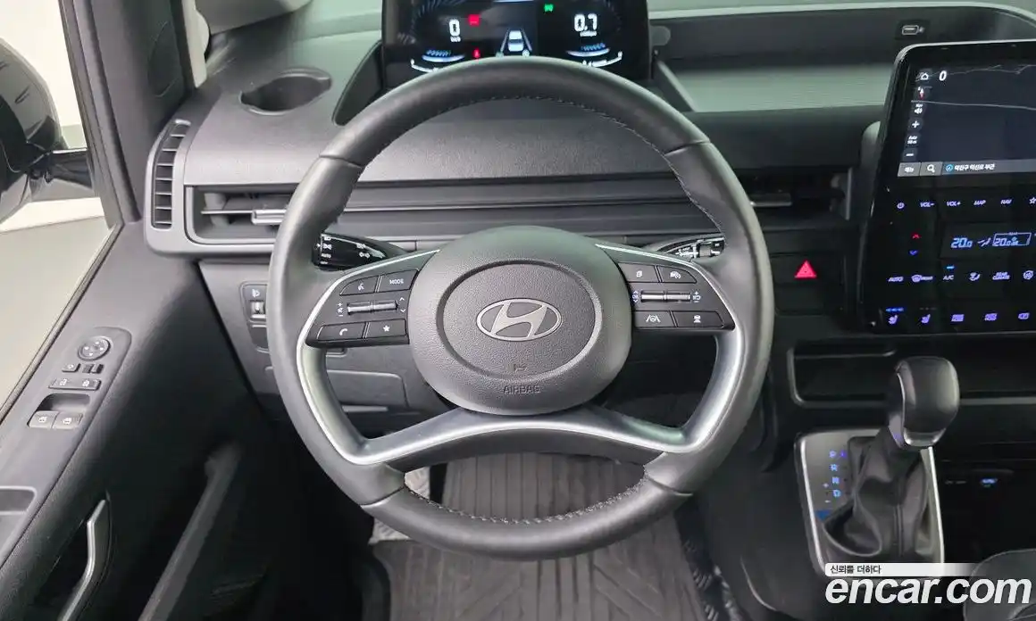Hyundai Staria 2024 2.2 автомат (гидро), фото 14