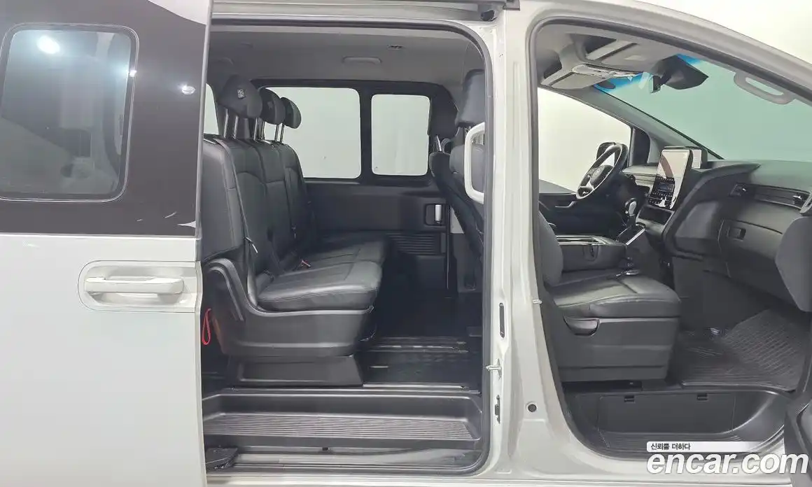 Hyundai Staria 2024 2.2 автомат (гидро), фото 19