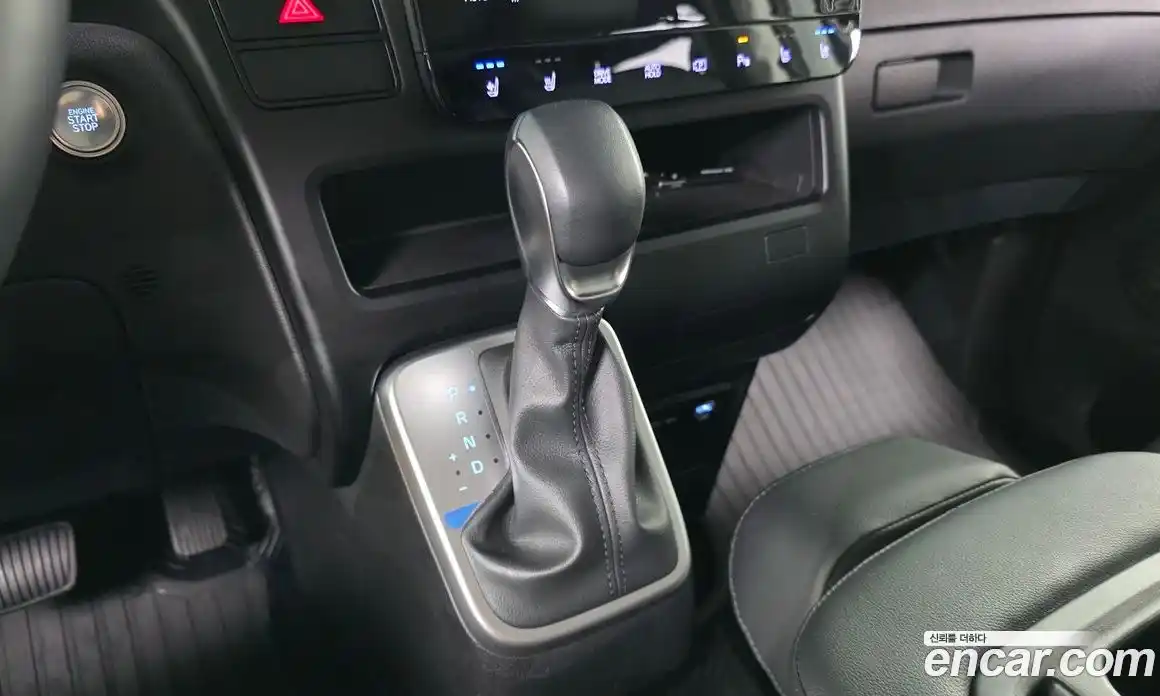 Hyundai Staria 2024 2.2 автомат (гидро), фото 9