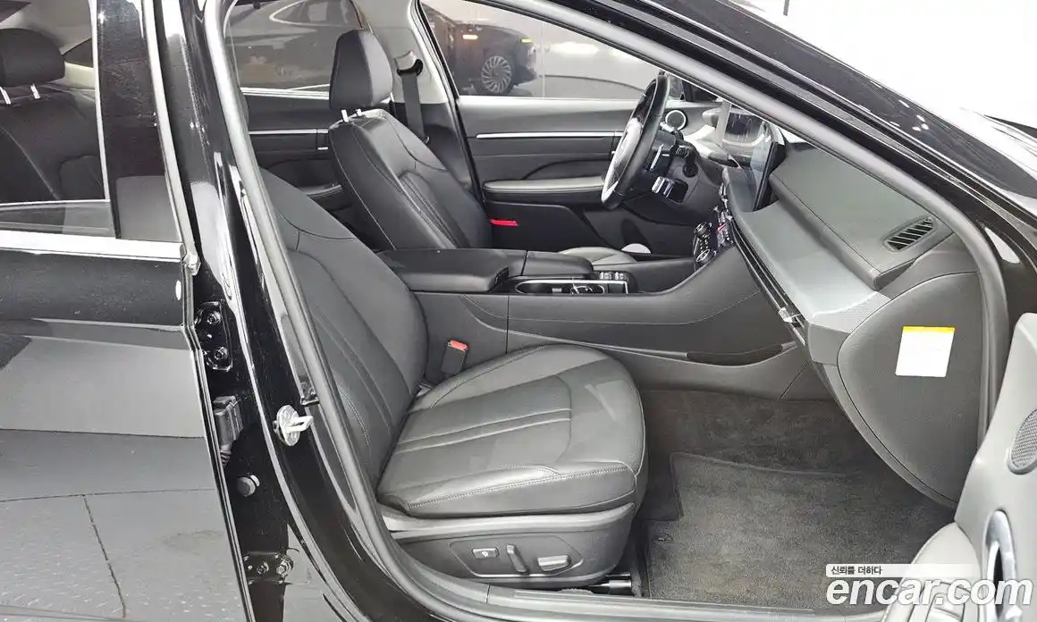 Hyundai Sonata 2024 2.0 автомат (гидро), фото 13