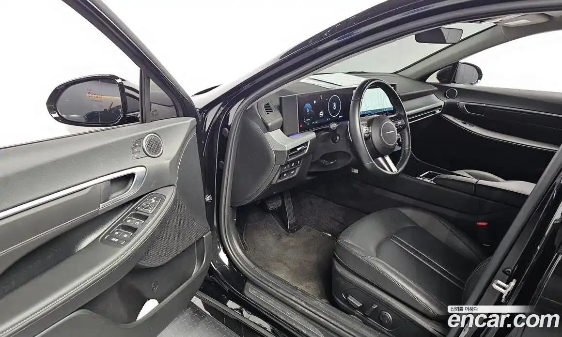 Hyundai Sonata 2024 2.0 автомат (гидро), фото 17