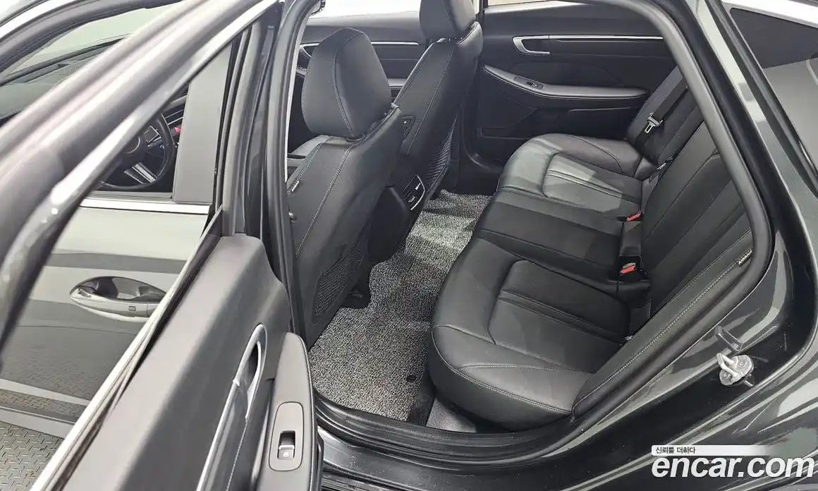 Hyundai Sonata 2024 2.0 автомат (гидро), фото 11