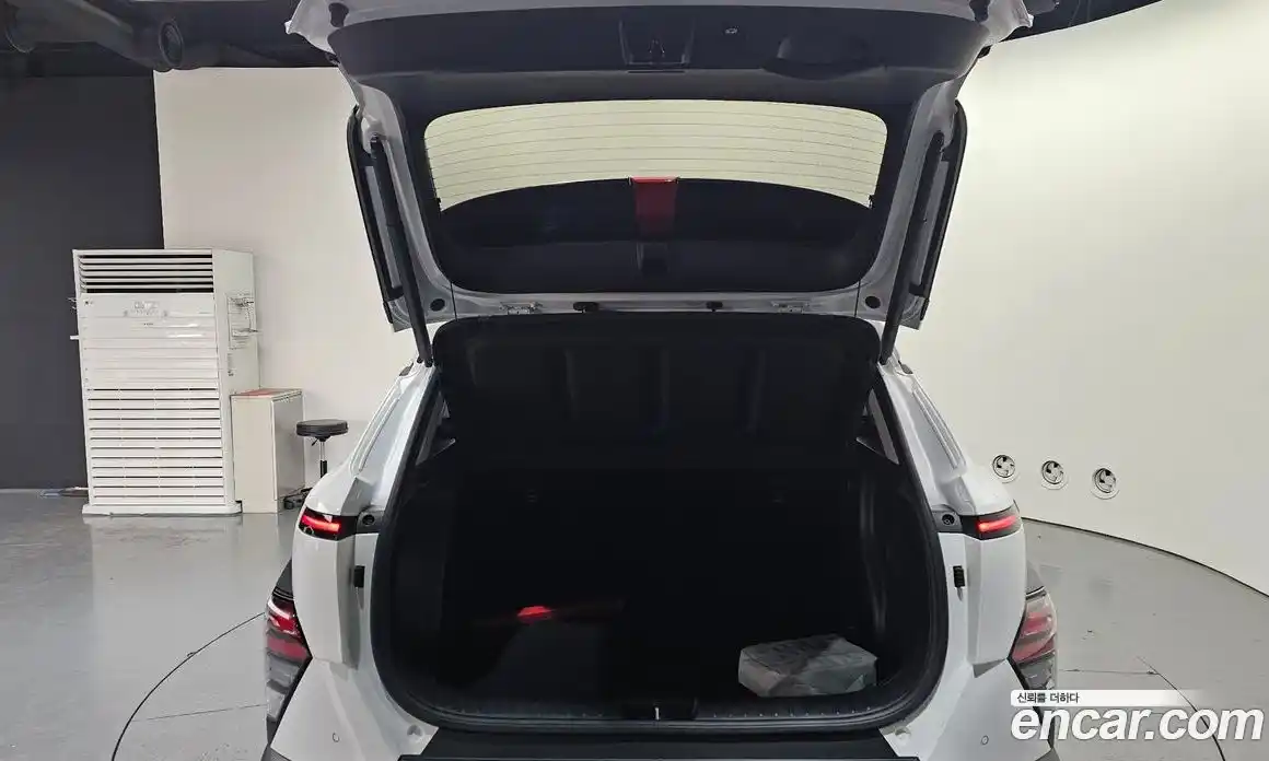 Hyundai Kona 2024 1.6 автомат (гидро), фото 22