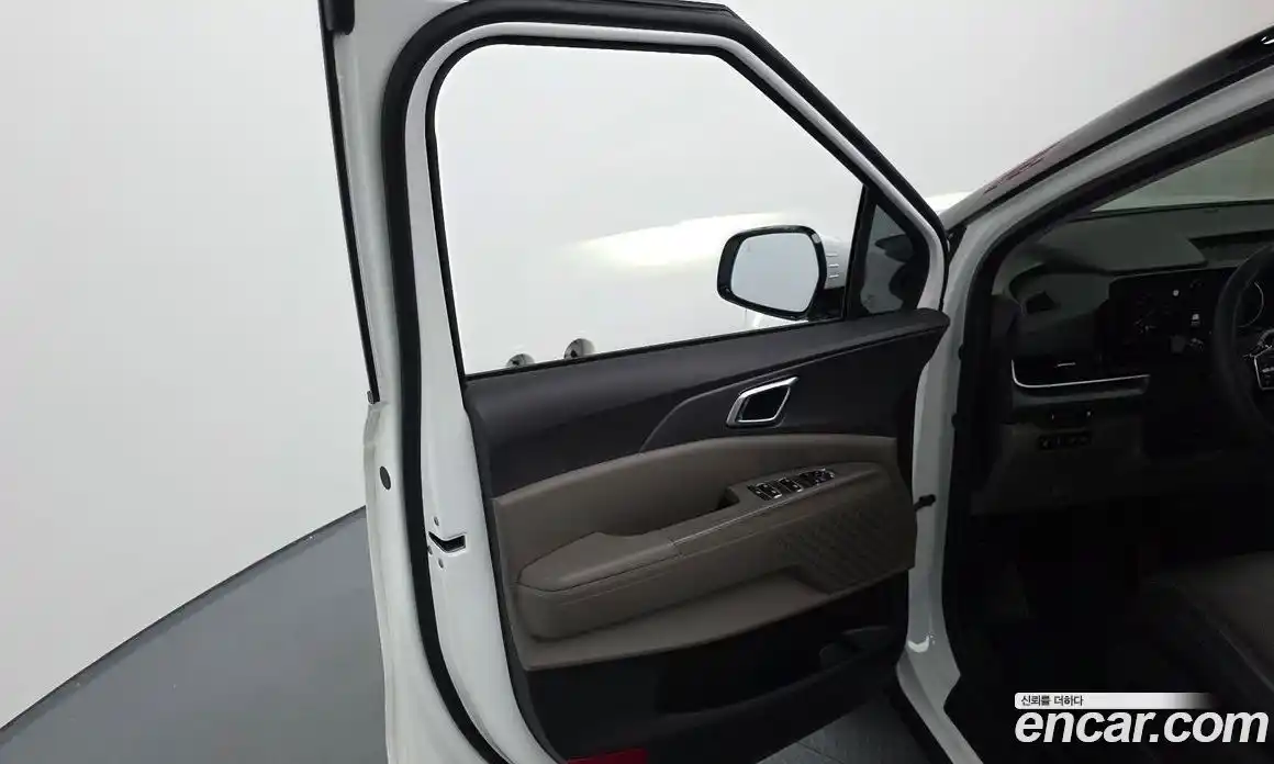 Kia Carnival 2024 1.6 автомат (гидро), фото 14