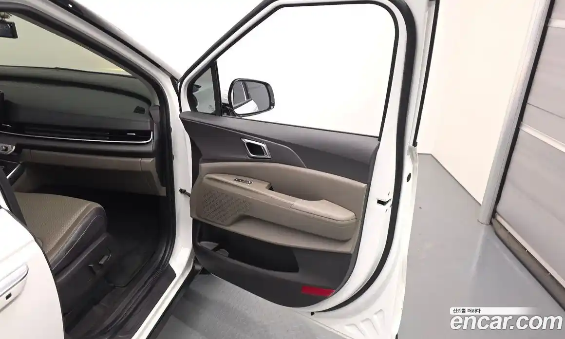 Kia Carnival 2024 1.6 автомат (гидро), фото 15