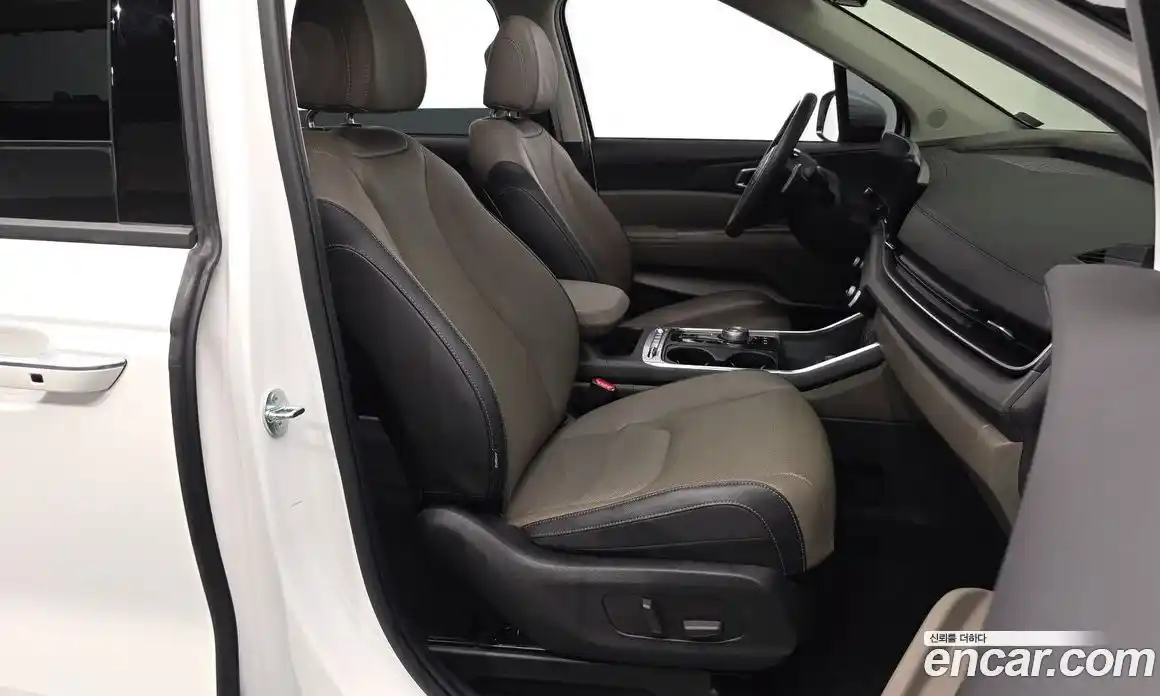 Kia Carnival 2024 1.6 автомат (гидро), фото 17