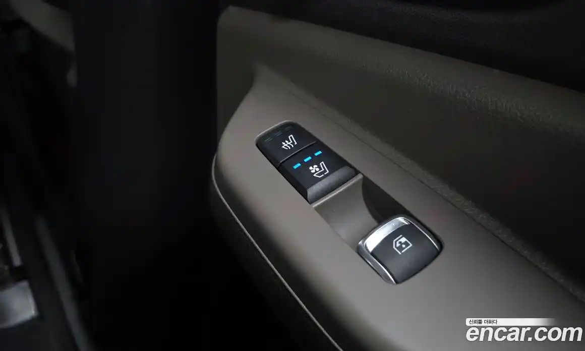 Kia Carnival 2024 1.6 автомат (гидро), фото 24