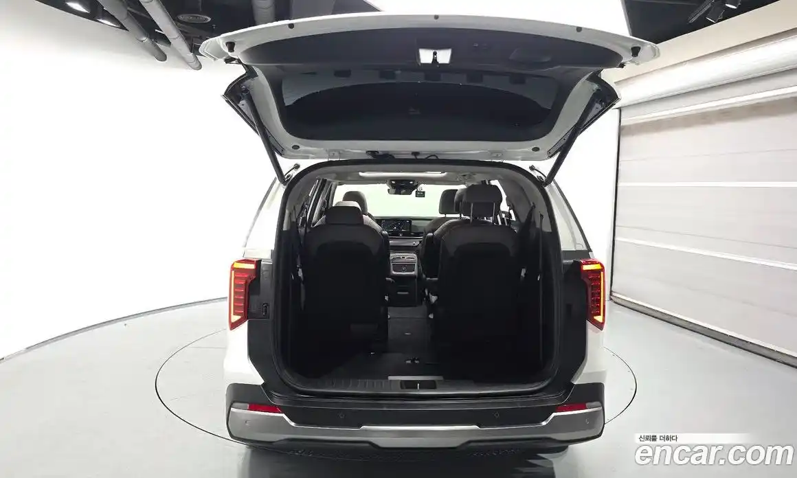 Kia Carnival 2024 1.6 автомат (гидро), фото 26