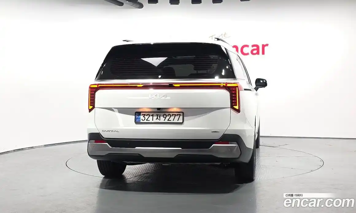 Kia Carnival 2024 1.6 автомат (гидро), фото 4