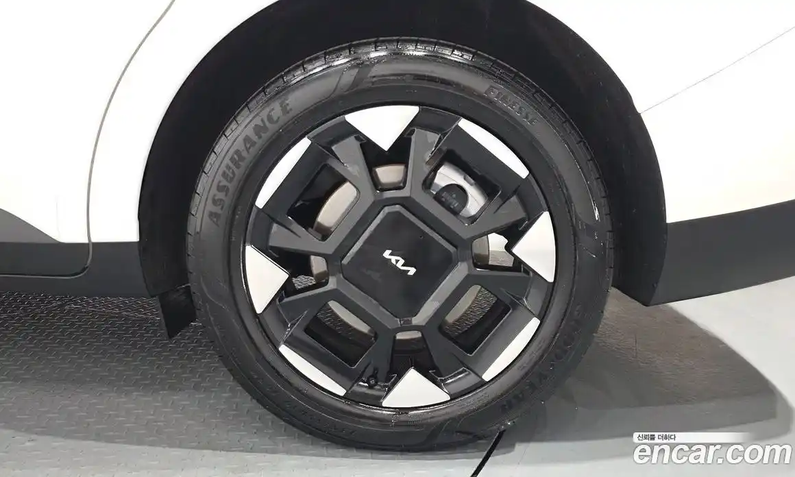 Kia Carnival 2024 1.6 автомат (гидро), фото 7