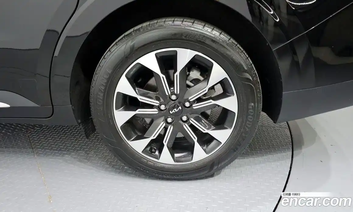 Kia Carnival 2022 2.2 автомат (гидро), фото 7