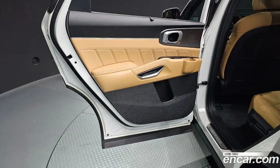 Kia Sorento 2022 1.6 автомат (гидро), фото 14