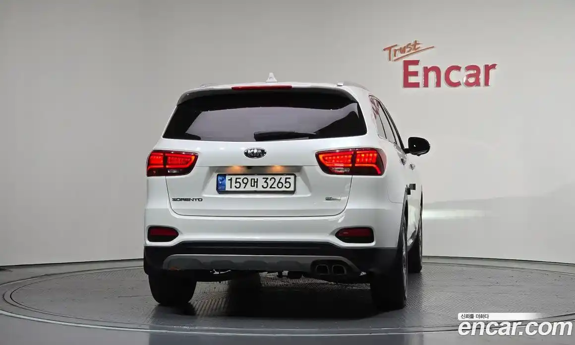 Kia Sorento 2019 2.0 автомат (гидро), фото 4