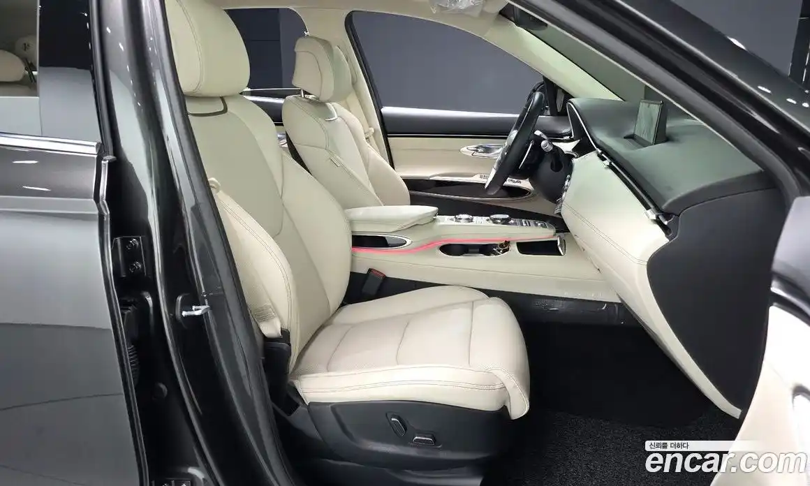 Genesis GV70 2024 2.5 автомат (гидро), фото 15