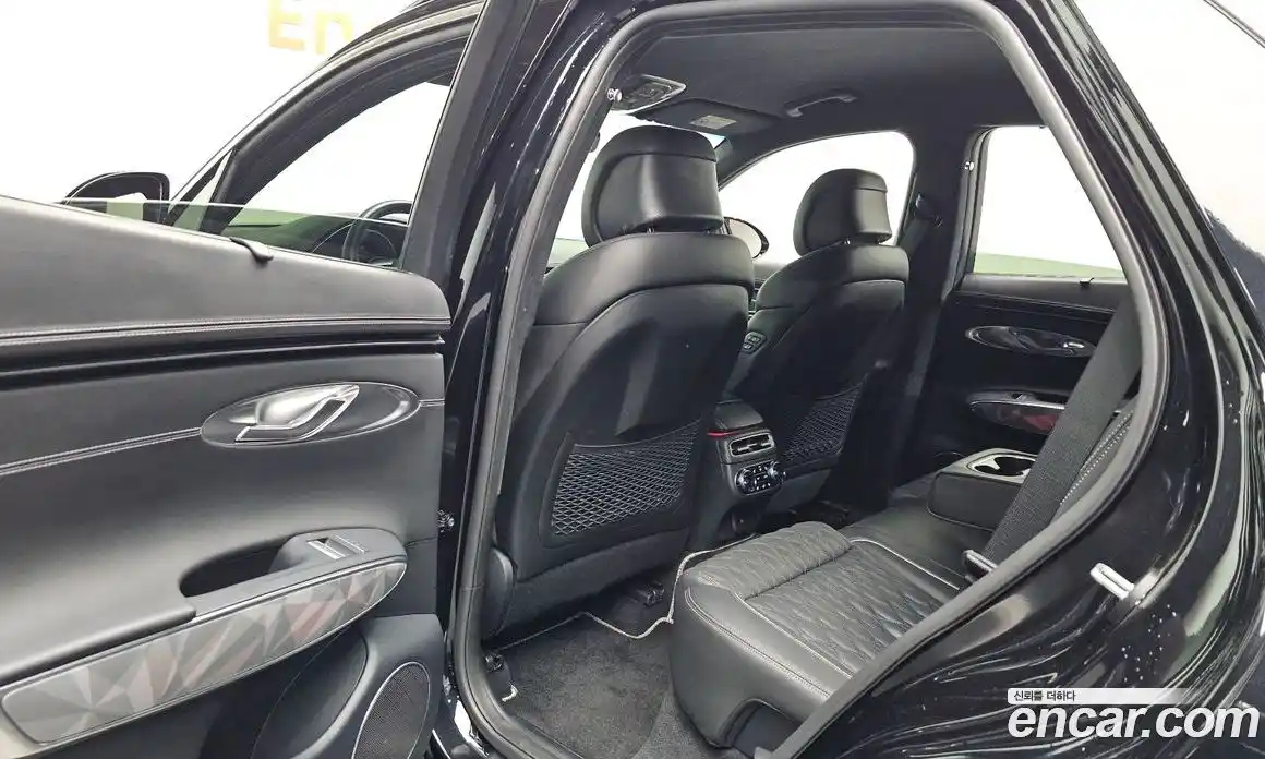 Genesis GV70 2023 2.5 автомат (гидро), фото 17