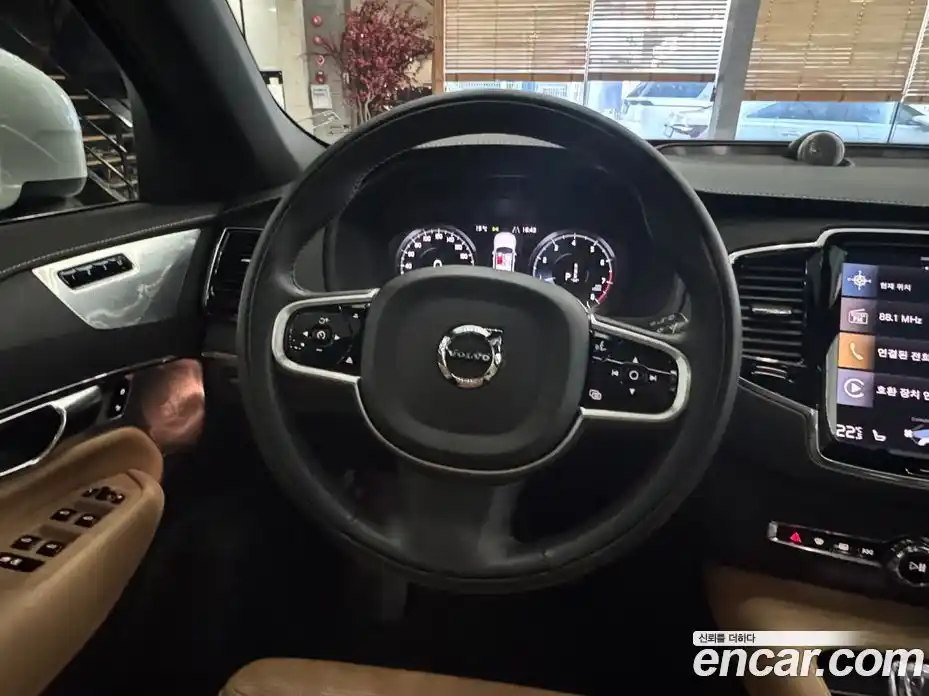 Volvo XC90 2022 2.0 автомат (гидро), фото 13