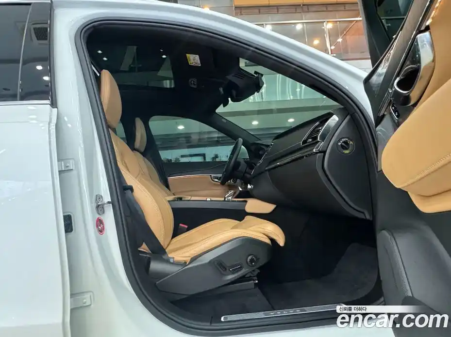 Volvo XC90 2022 2.0 автомат (гидро), фото 15
