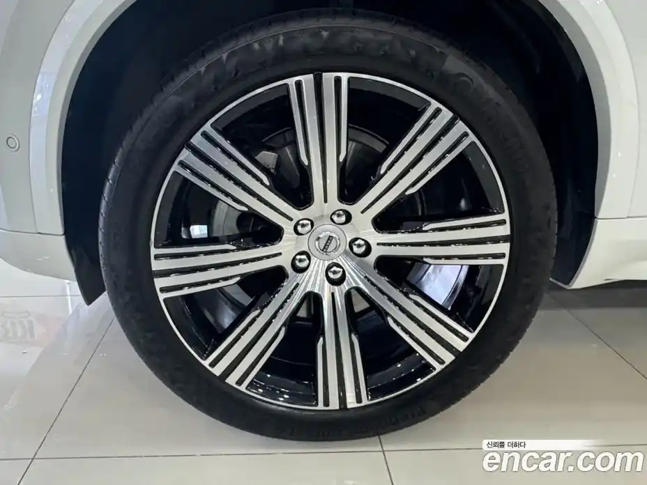 Volvo XC90 2022 2.0 автомат (гидро), фото 5