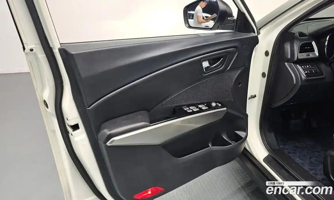SsangYong TIBOLI 2015 1.6 автомат (гидро), фото 14