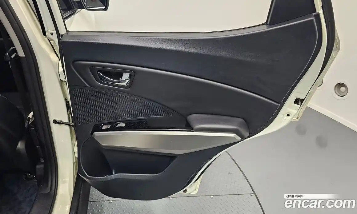 SsangYong TIBOLI 2015 1.6 автомат (гидро), фото 15