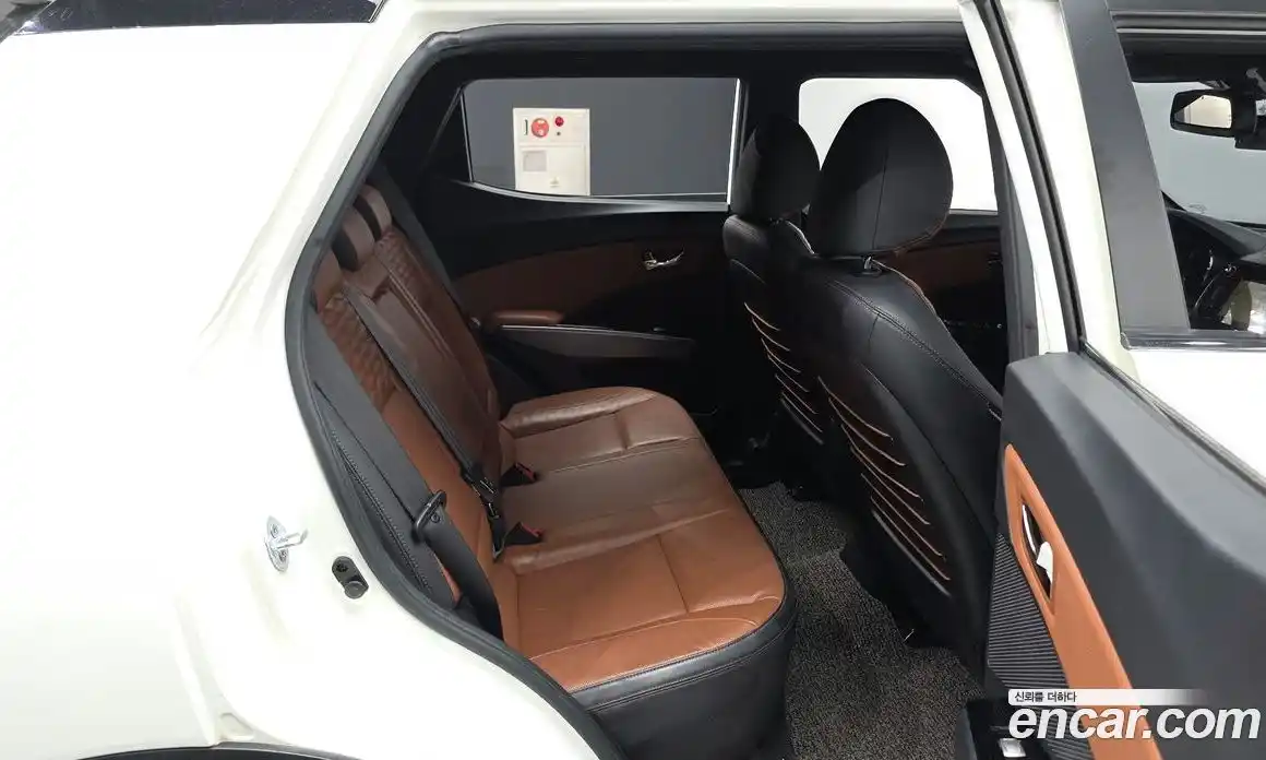 SsangYong TIBOLI 2019 1.6 автомат (гидро), фото 12