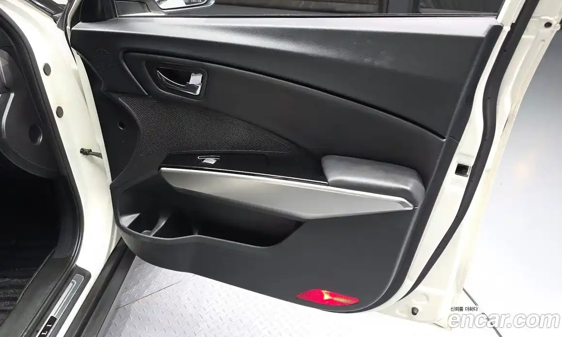 SsangYong TIBOLI 2016 1.6 автомат (гидро), фото 14