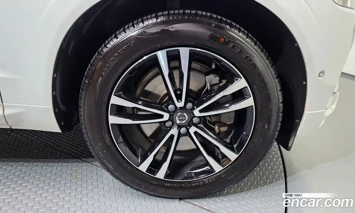Volvo XC60 2018 2.0 автомат (гидро), фото 5