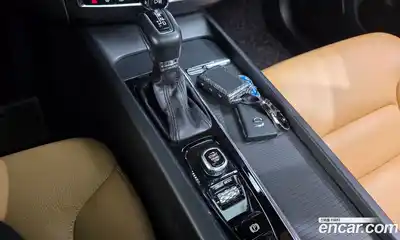 Volvo XC60 2018 2.0 автомат (гидро), миниатюра 9