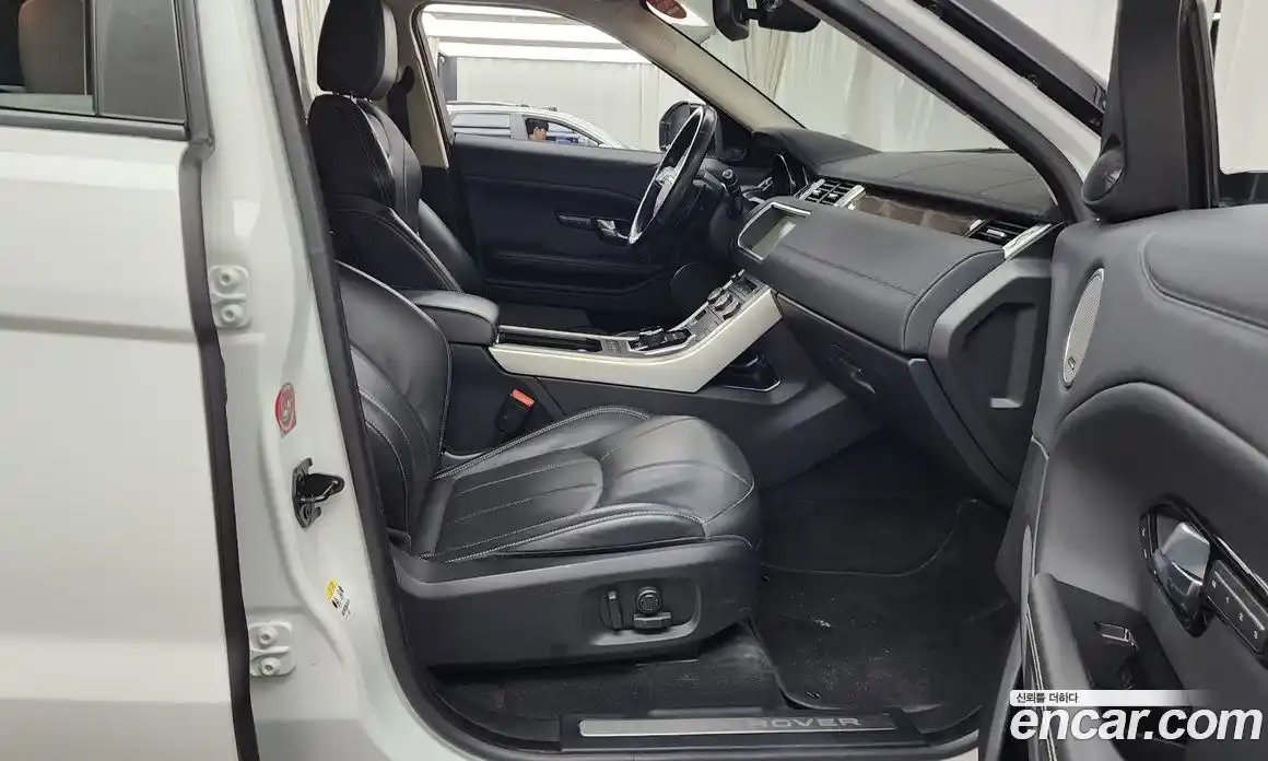 Land Rover Range Rover Evoque 2019 2.0 автомат (гидро), фото 11