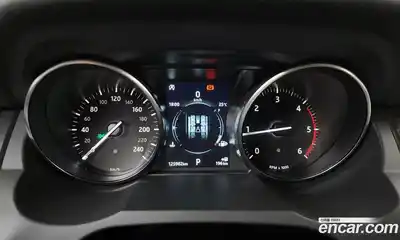 Land Rover Range Rover Evoque 2019 2.0 автомат (гидро), миниатюра 8