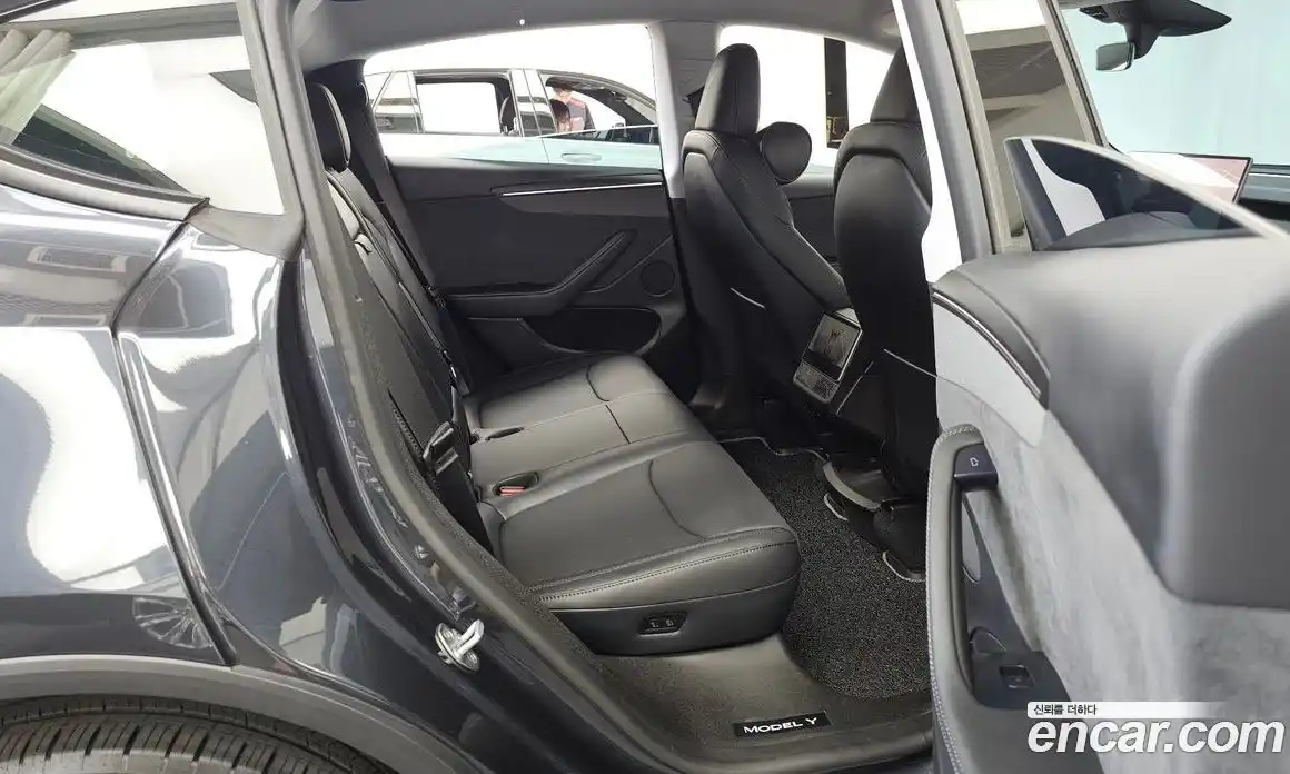 Tesla Model Y 2025 0.2 автомат (гидро), фото 18 Tesla Model Y 2025 0.2 автомат (гидро), фото 18