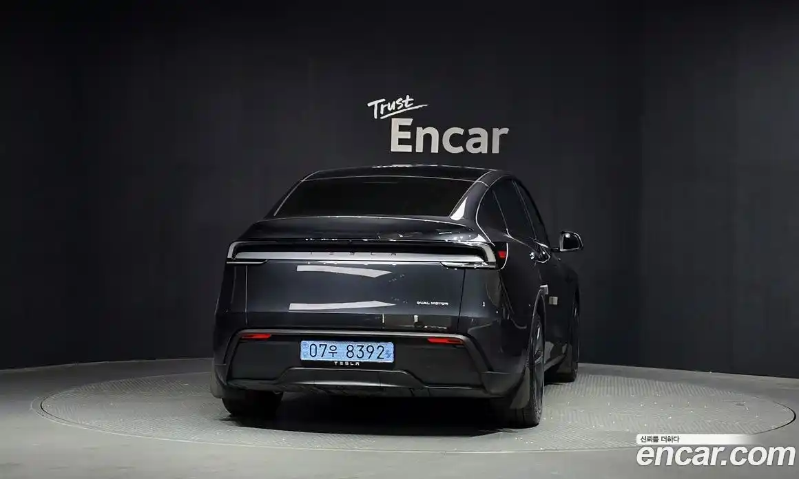 Tesla Model Y 2025 0.2 автомат (гидро), фото 4 Tesla Model Y 2025 0.2 автомат (гидро), фото 4
