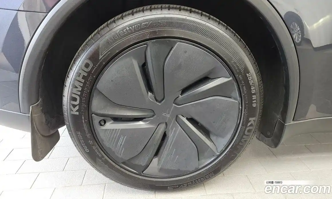 Tesla Model Y 2025 0.2 автомат (гидро), фото 5 Tesla Model Y 2025 0.2 автомат (гидро), фото 5
