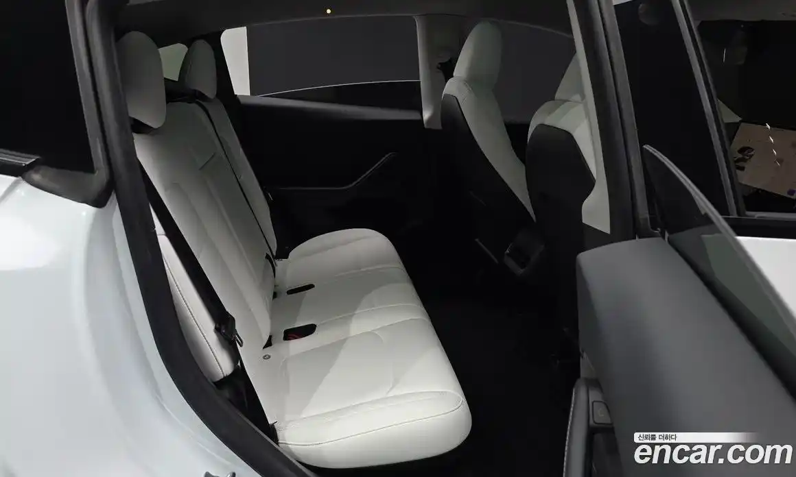Tesla Model Y 2024 0.2 автомат (гидро), фото 11 Tesla Model Y 2024 0.2 автомат (гидро), фото 11