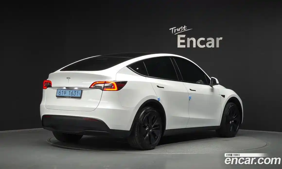 Tesla Model Y 2024 0.2 автомат (гидро), фото 2 Tesla Model Y 2024 0.2 автомат (гидро), фото 2