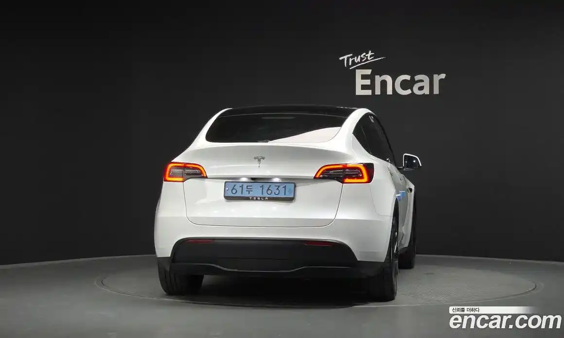Tesla Model Y 2024 0.2 автомат (гидро), фото 4 Tesla Model Y 2024 0.2 автомат (гидро), фото 4