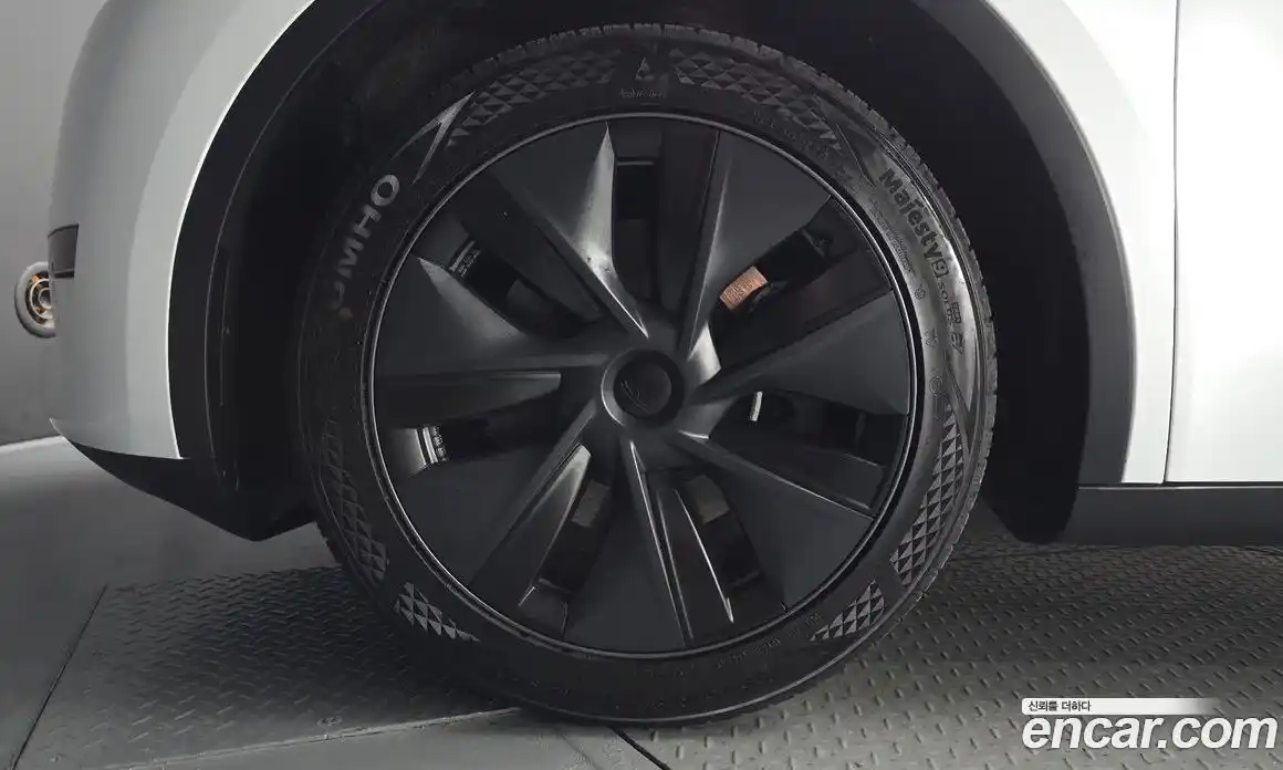 Tesla Model Y 2024 0.2 автомат (гидро), фото 5 Tesla Model Y 2024 0.2 автомат (гидро), фото 5