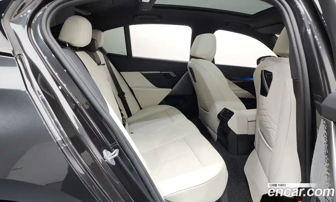 BMW 5 серия 2025 2.0 автомат (гидро), фото 25