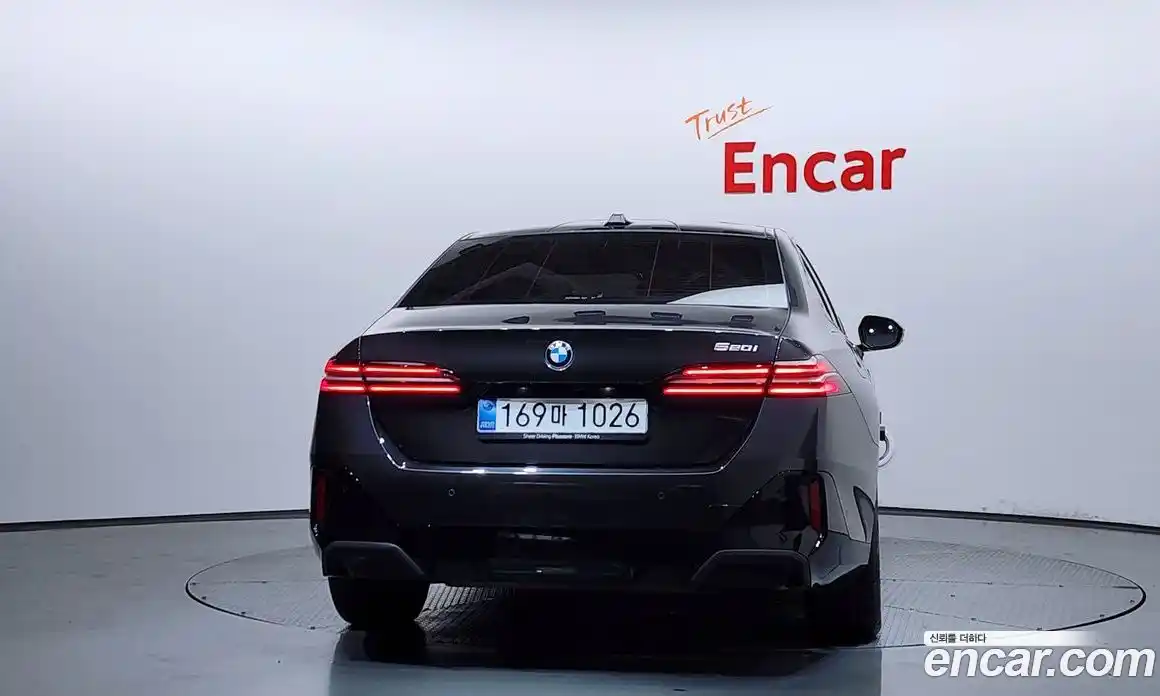 BMW 5 серия 2025 2.0 автомат (гидро), фото 4