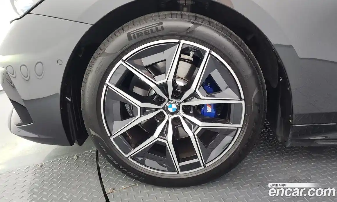 BMW 5 серия 2025 2.0 автомат (гидро), фото 5