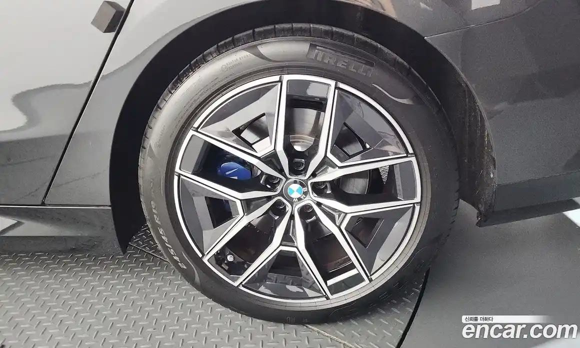 BMW 5 серия 2025 2.0 автомат (гидро), фото 7